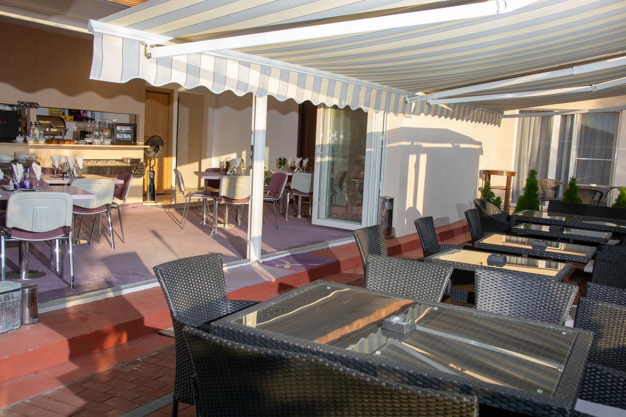 Iris Boutique Therme & Bucharest Otopeni Airport Exterior foto